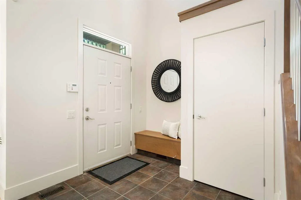 515 9 Street NE, Calgary — photo 2 of 50
