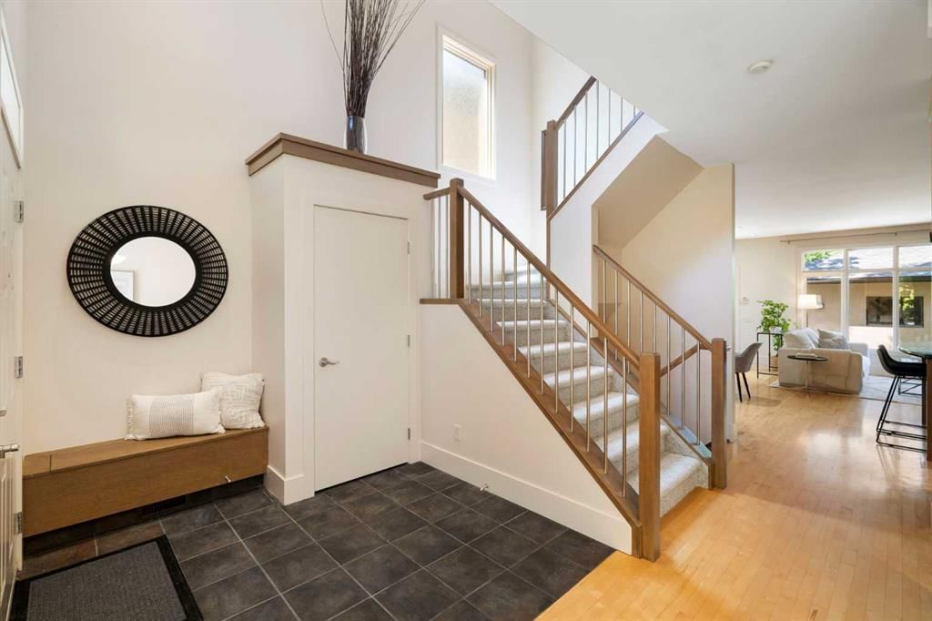515 9 Street NE, Calgary — photo 3 of 50