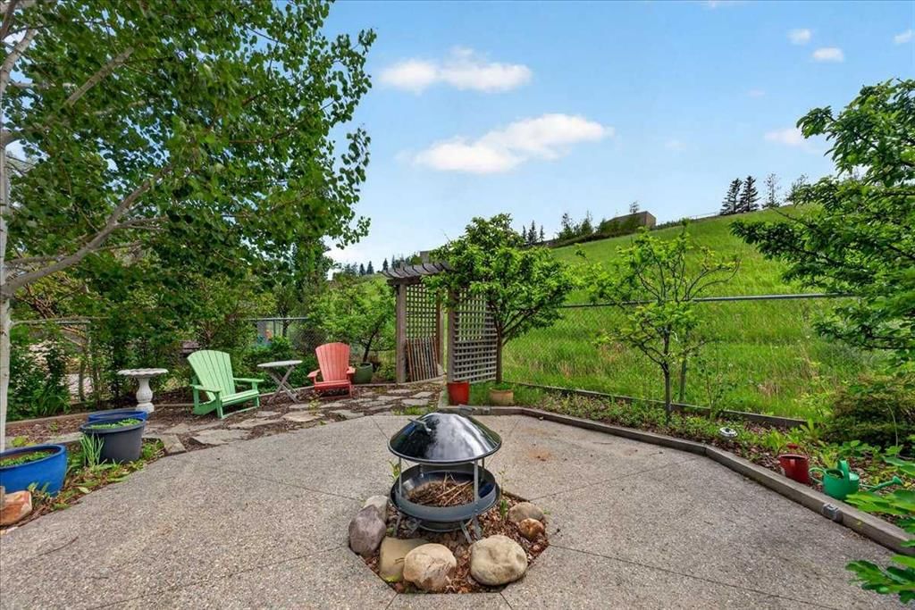 60 Sherwood Crescent NW, Calgary — photo 4 of 39