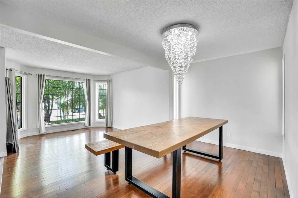 73 Riverview Close SE, Calgary — photo 5 of 50