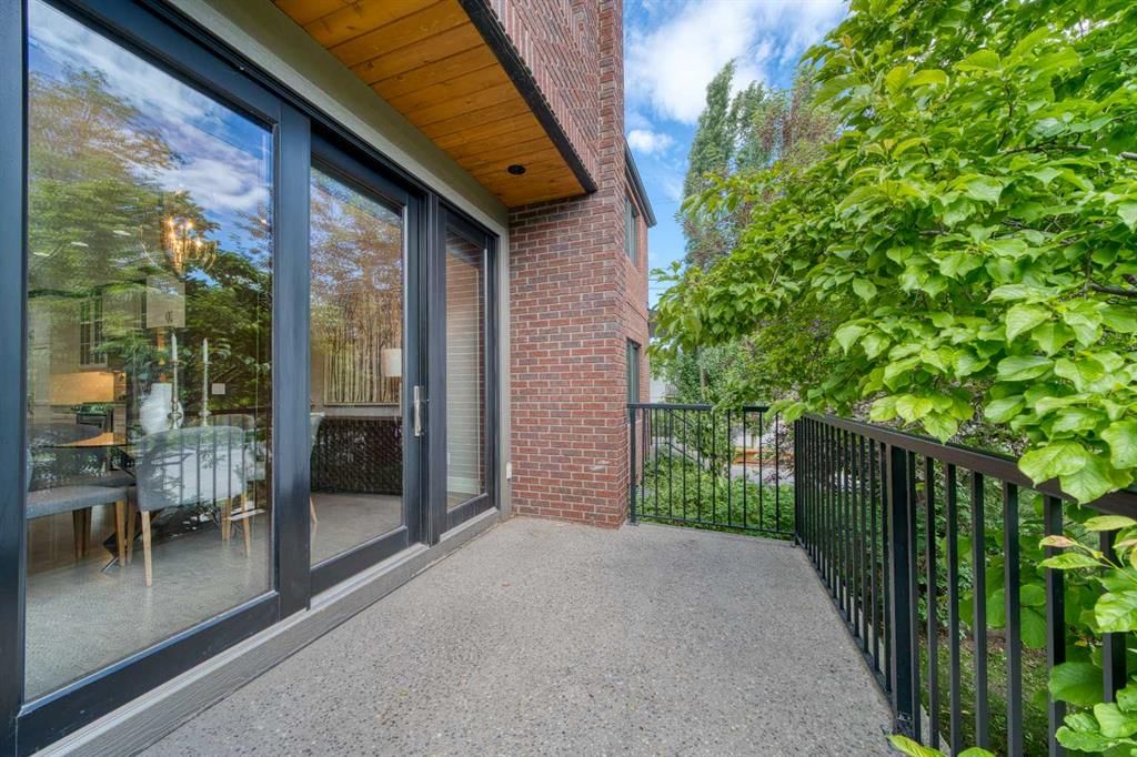 740 24 Avenue SE, Calgary — photo 4 of 43