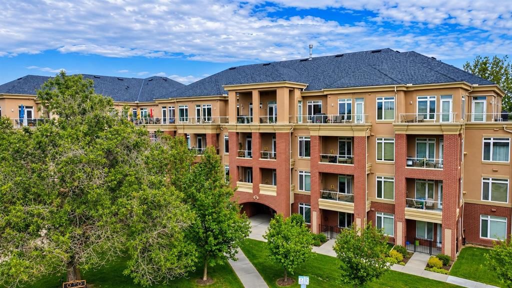 7101, 14 Hemlock Crescent SW, Calgary — main listing photo