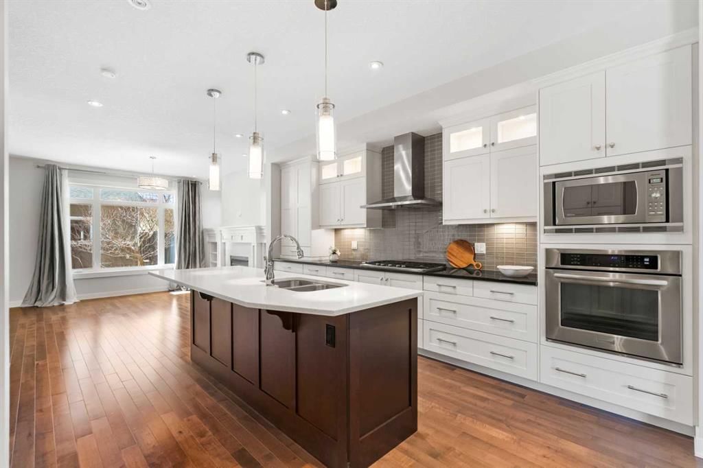 2427 22A Street NW, Calgary — photo 3 of 49