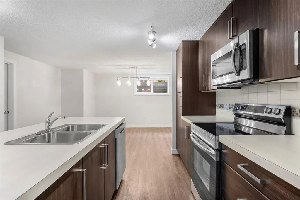 517 Mckenzie Towne Close SE, Calgary — photo 2 of 19