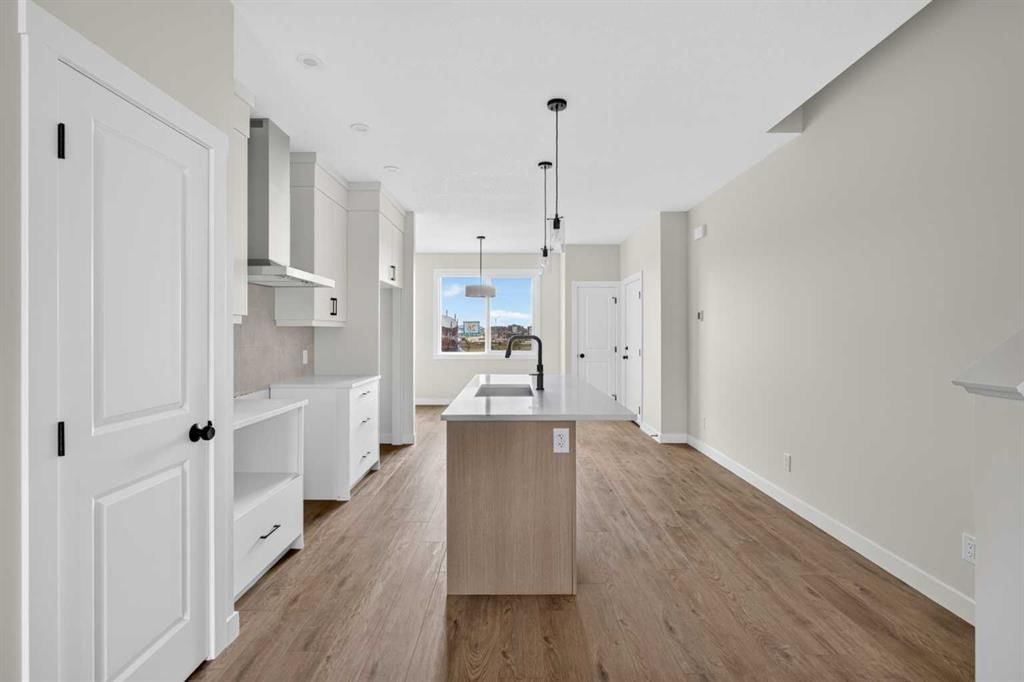 26 Starling Boulevard NW, Calgary — photo 3 of 34