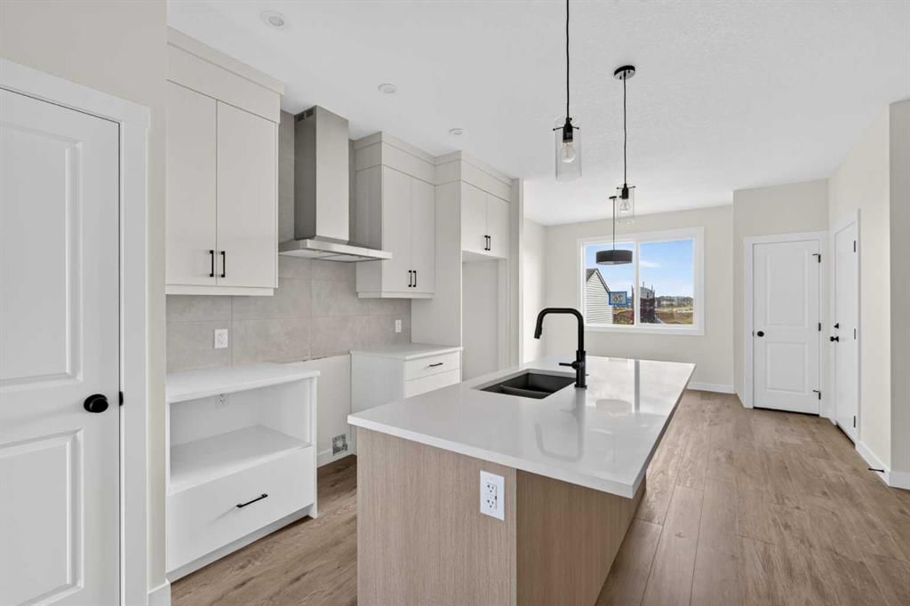 26 Starling Boulevard NW, Calgary — photo 5 of 34