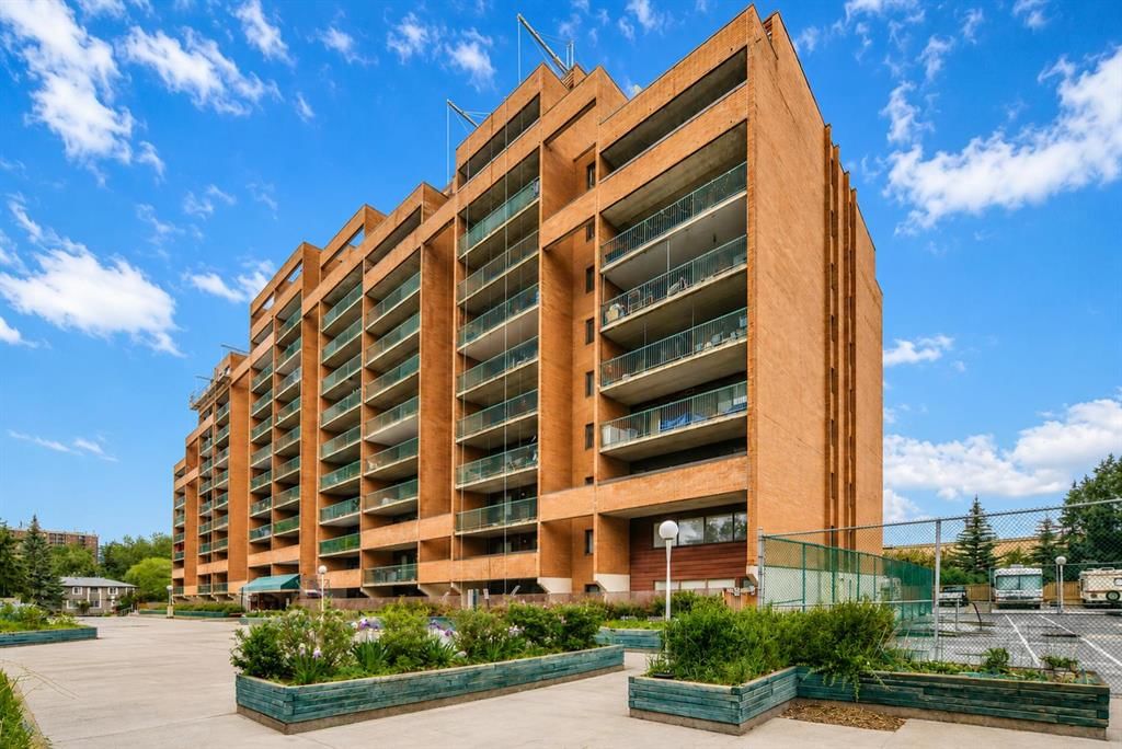 106, 5204 Dalton Drive NW, Calgary — main listing photo