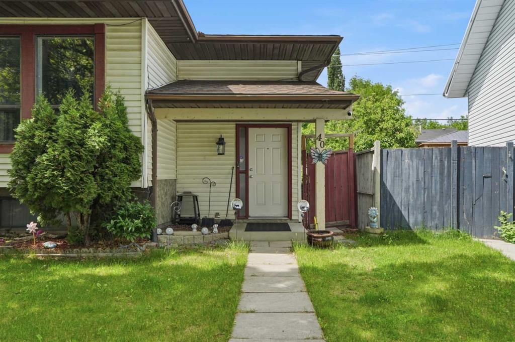 40 McKerrell Close SE, Calgary — photo 2 of 42