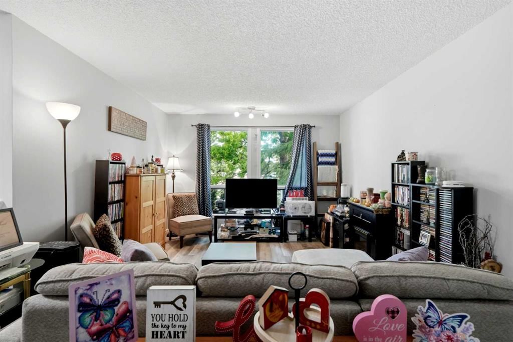 40 McKerrell Close SE, Calgary — photo 5 of 42