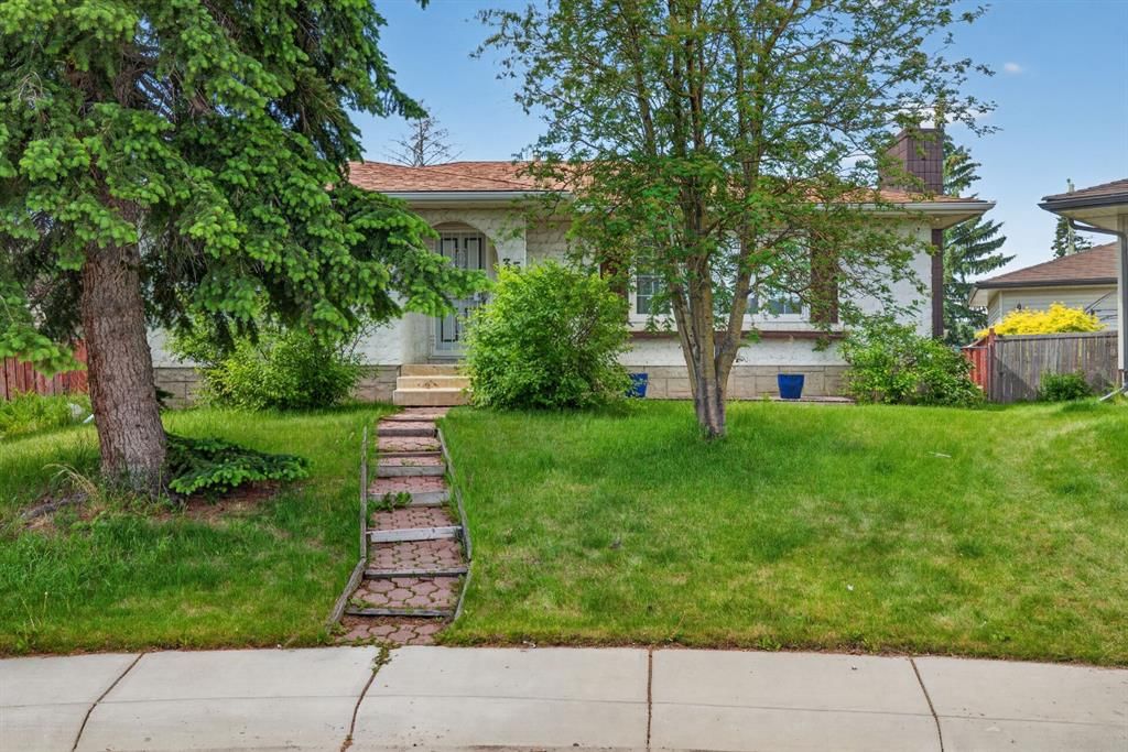 35 Penworth Place SE, Calgary — main listing photo