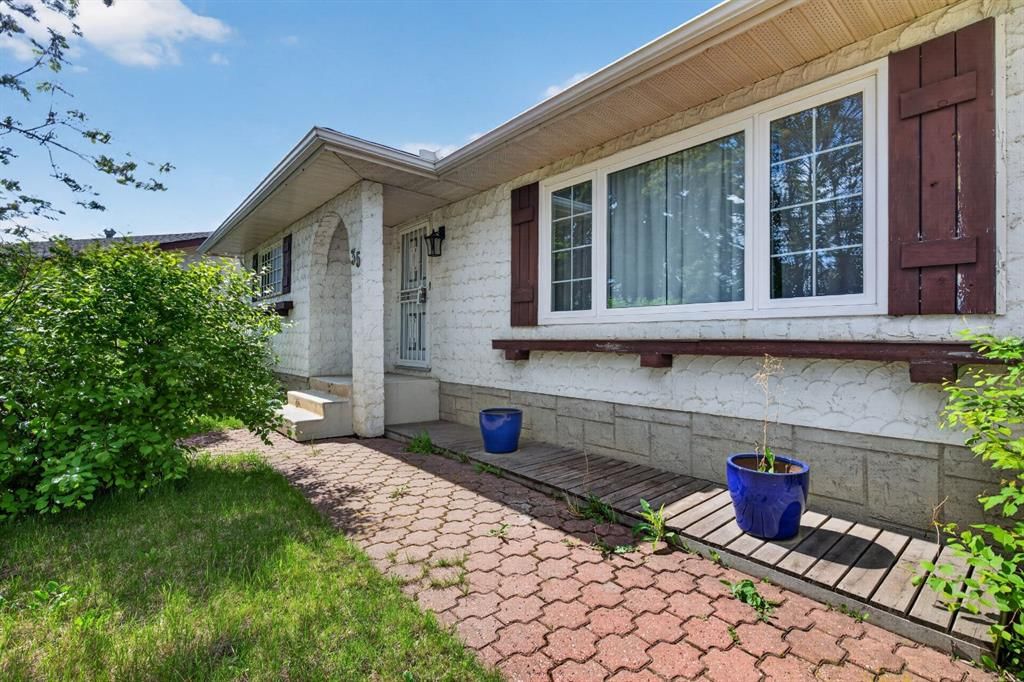 35 Penworth Place SE, Calgary — photo 3 of 34
