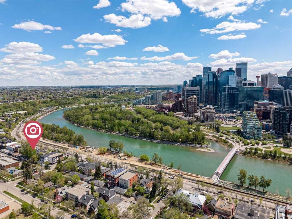 726 Memorial Drive NW, Calgary — main listing photo