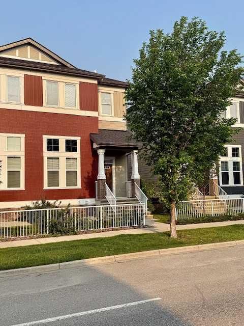 913 Evanston Square NW, Calgary — photo 4 of 35