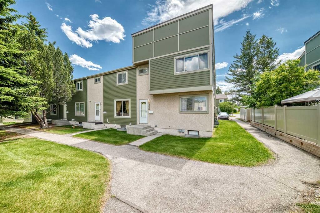 222, 406 Blackthorn Road NE, Calgary — photo 2 of 37