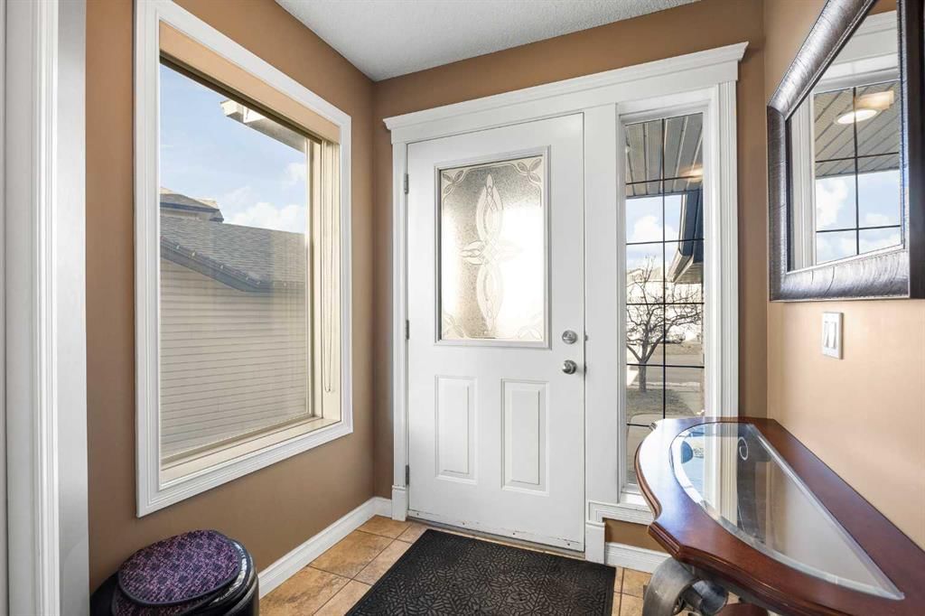 67 Evansmeade Crescent NW, Calgary — photo 2 of 38
