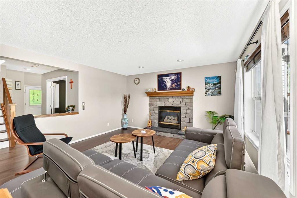 38 Royal Oak Grove NW, Calgary — photo 4 of 50