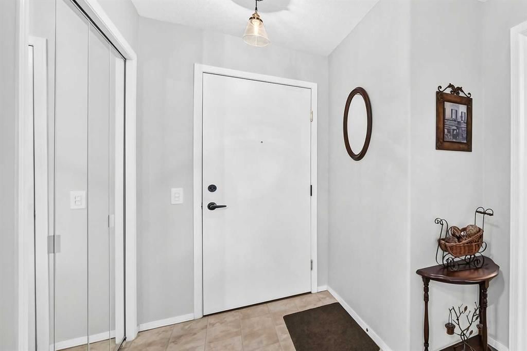 105, 5000 Somervale Court SW, Calgary — photo 5 of 49