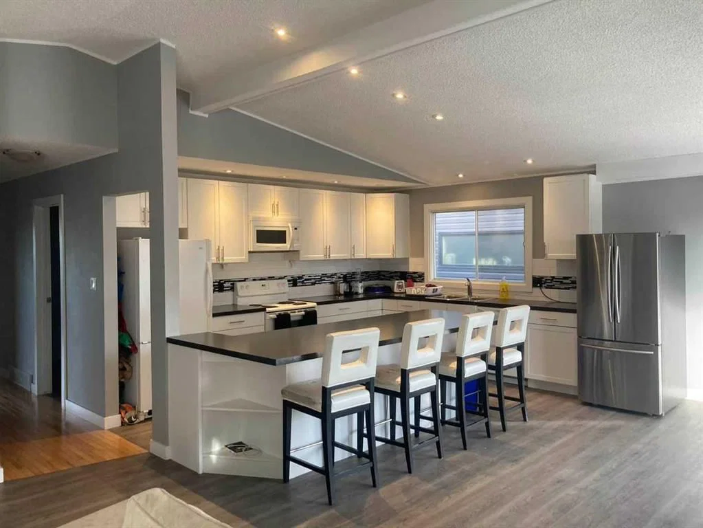 2457 22A Street NW, Calgary — main listing photo