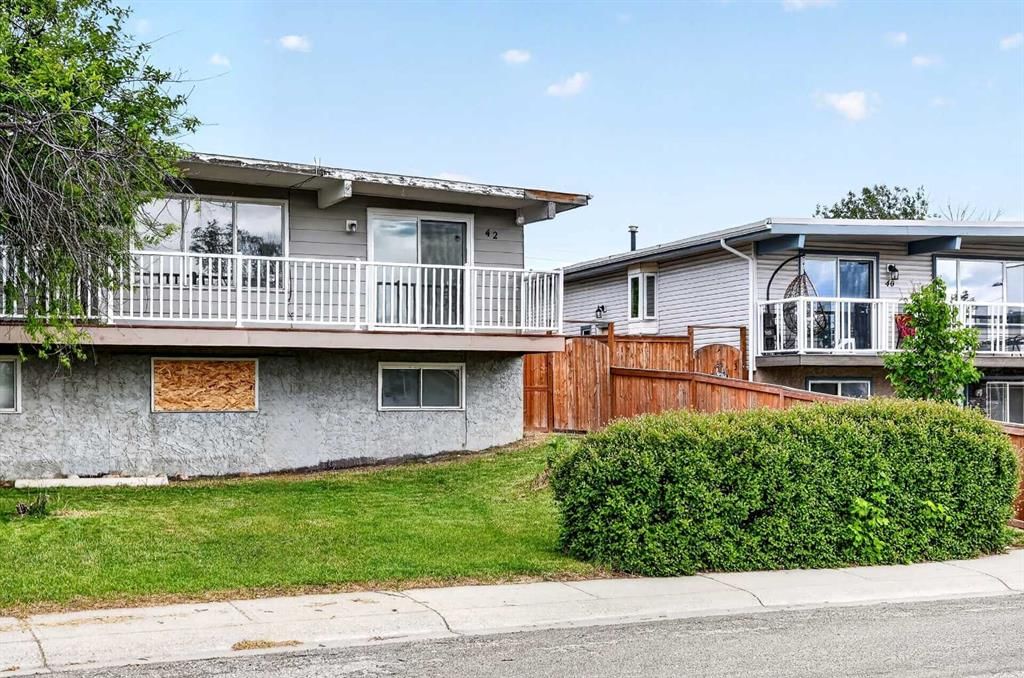 42 Huntford Close NE, Calgary — photo 3 of 49