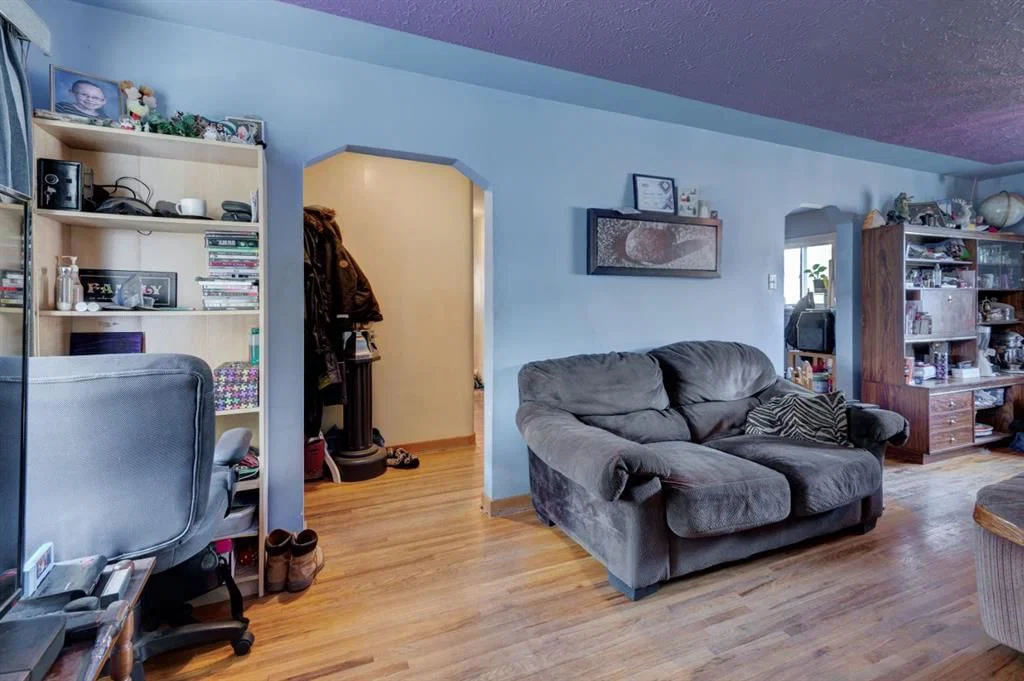 2620 5 Avenue NW, Calgary — photo 5 of 22