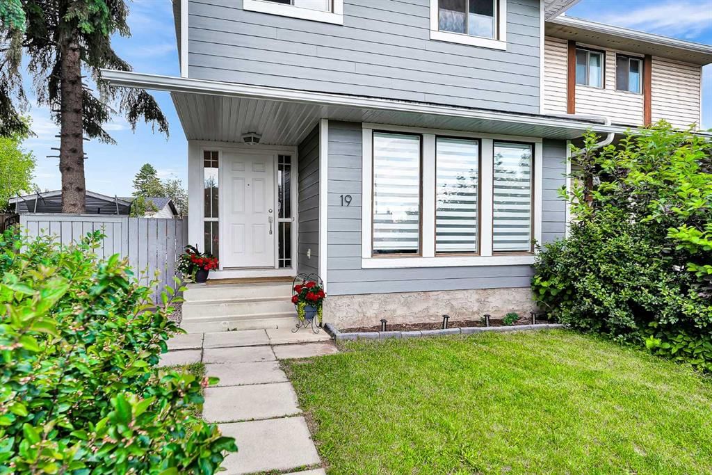 19 Templeton Bay NE, Calgary — photo 2 of 50
