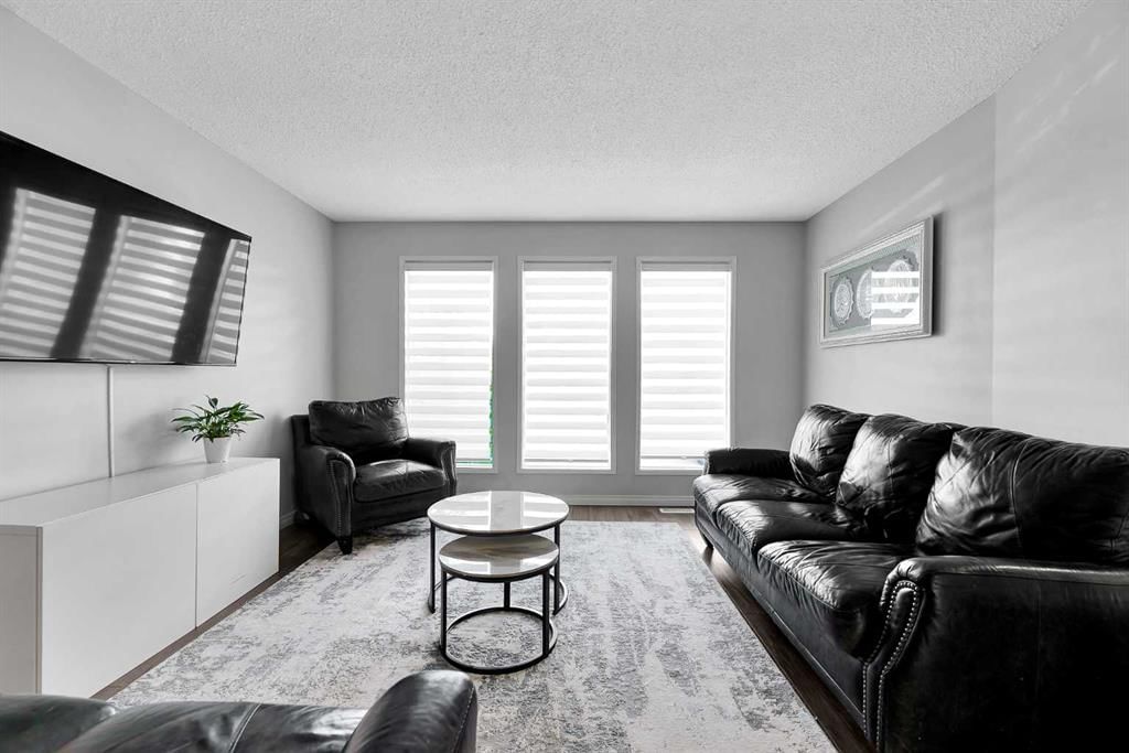 19 Templeton Bay NE, Calgary — photo 5 of 50