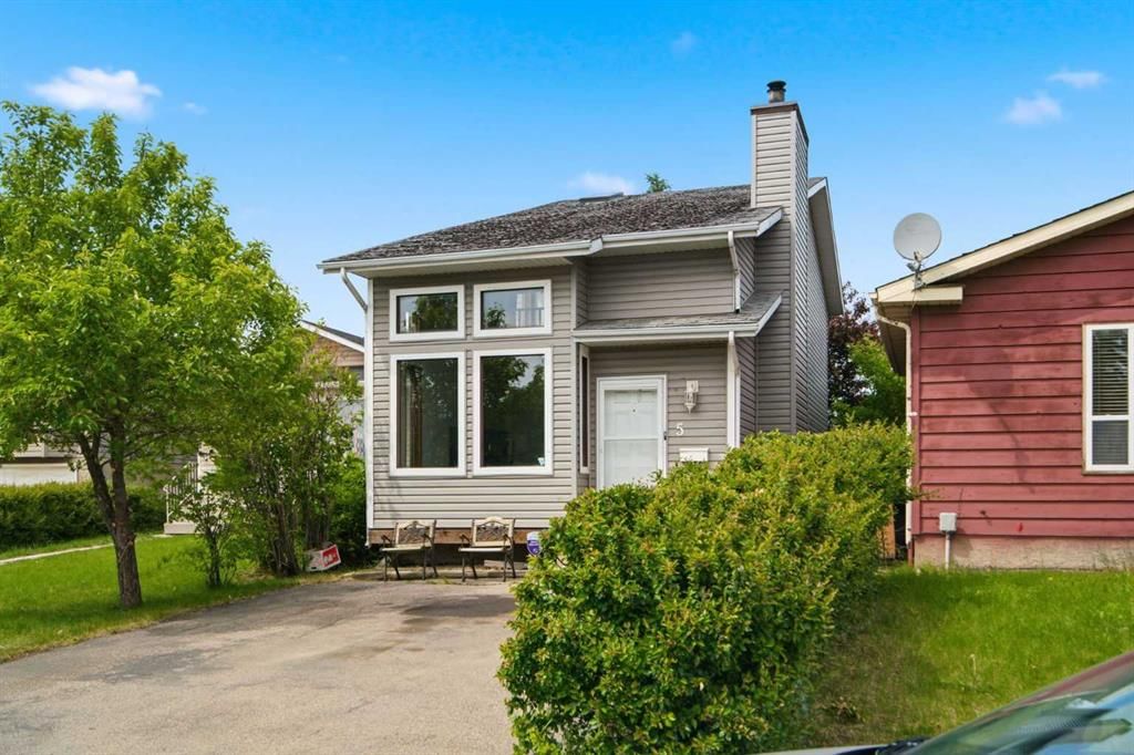 5 Martingrove Court NE, Calgary — photo 4 of 34