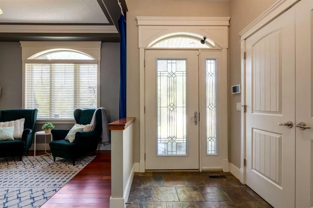 2421 1 Avenue NW, Calgary — photo 4 of 50
