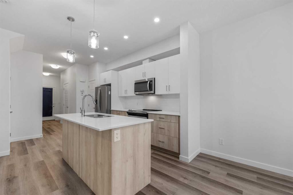 137, Red Embers Link NE, Calgary — photo 5 of 26