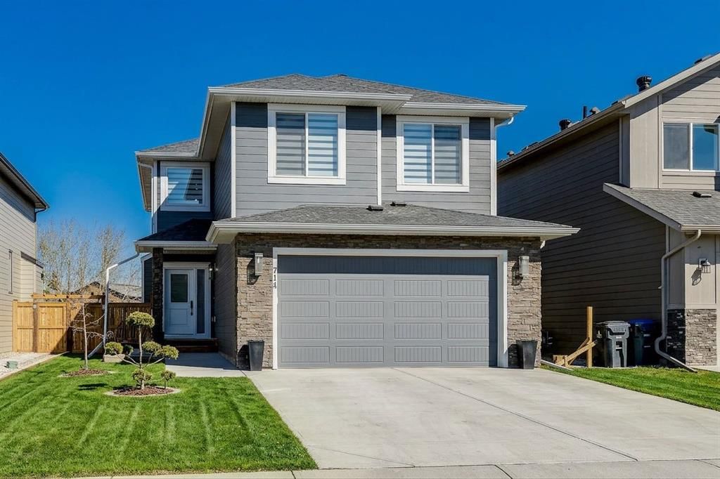 714 Mandalay Link, Carstairs — main listing photo