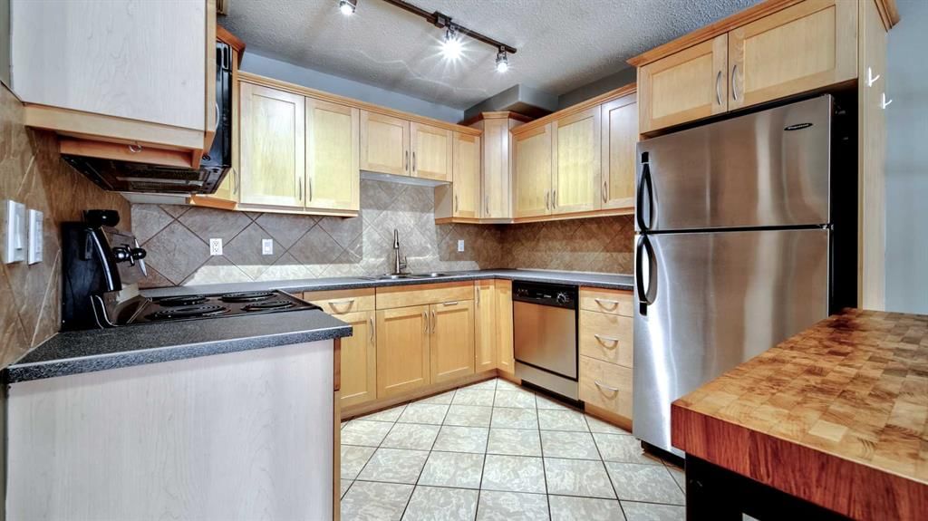 22, 1813 25 Avenue SW, Calgary — photo 3 of 20