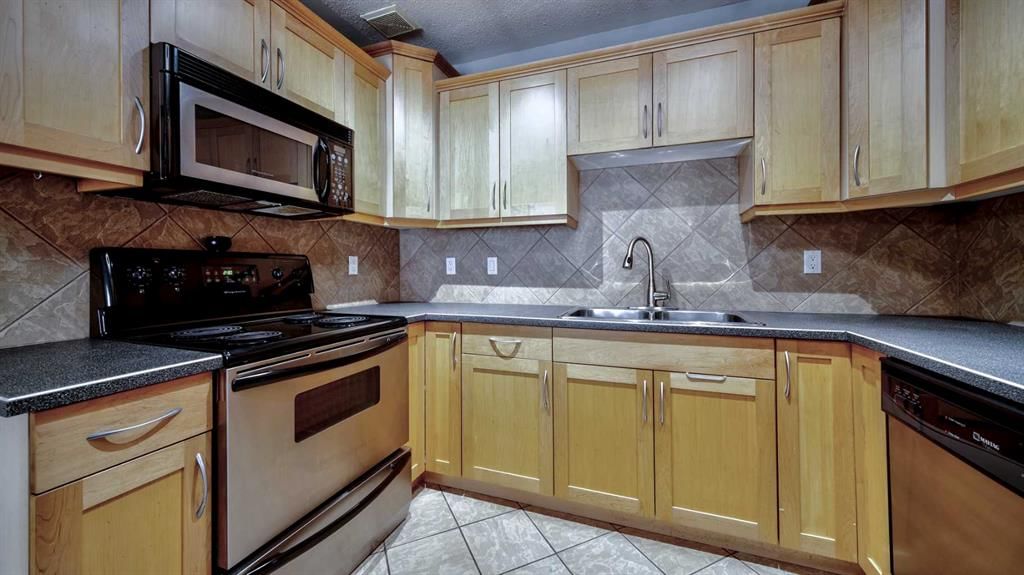 22, 1813 25 Avenue SW, Calgary — photo 5 of 20