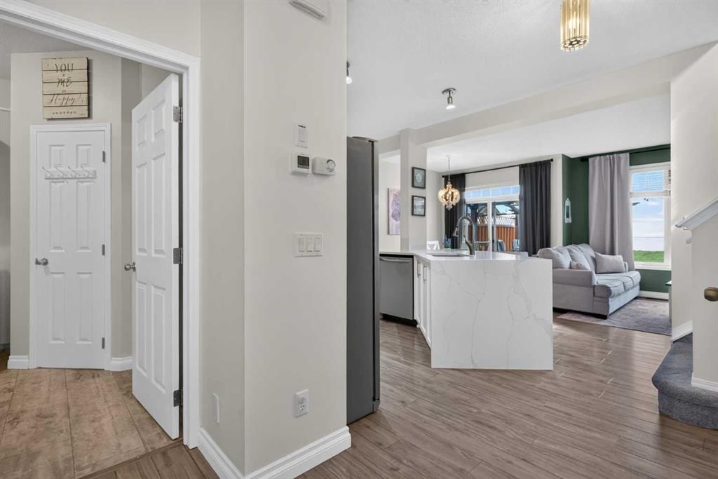 96 Evansdale Way NW, Calgary — photo 4 of 41