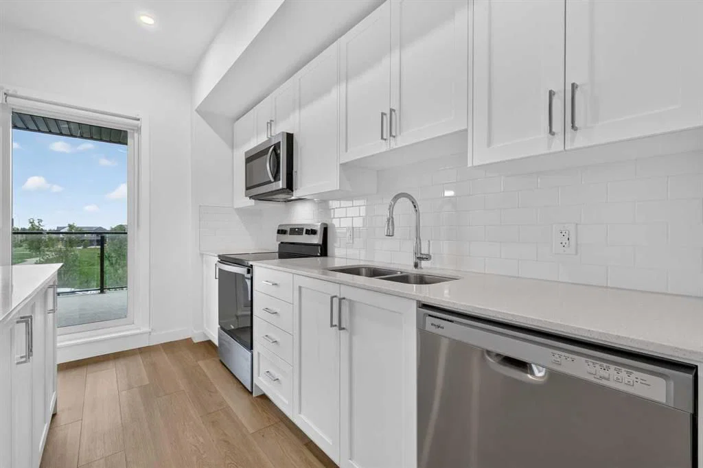 8554 19 Avenue SE, Calgary — photo 5 of 41