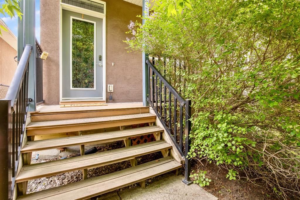 2705 11 Avenue SE, Calgary — main listing photo