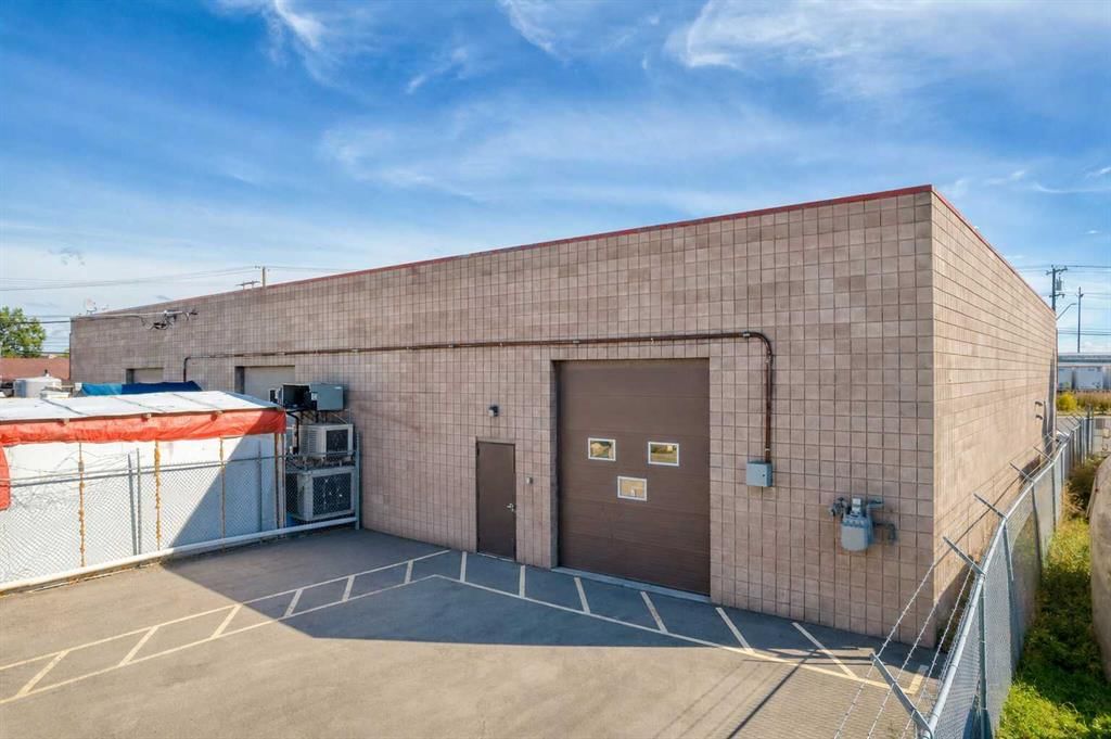 3605 Bonnybrook Road SE, Calgary — photo 3 of 4