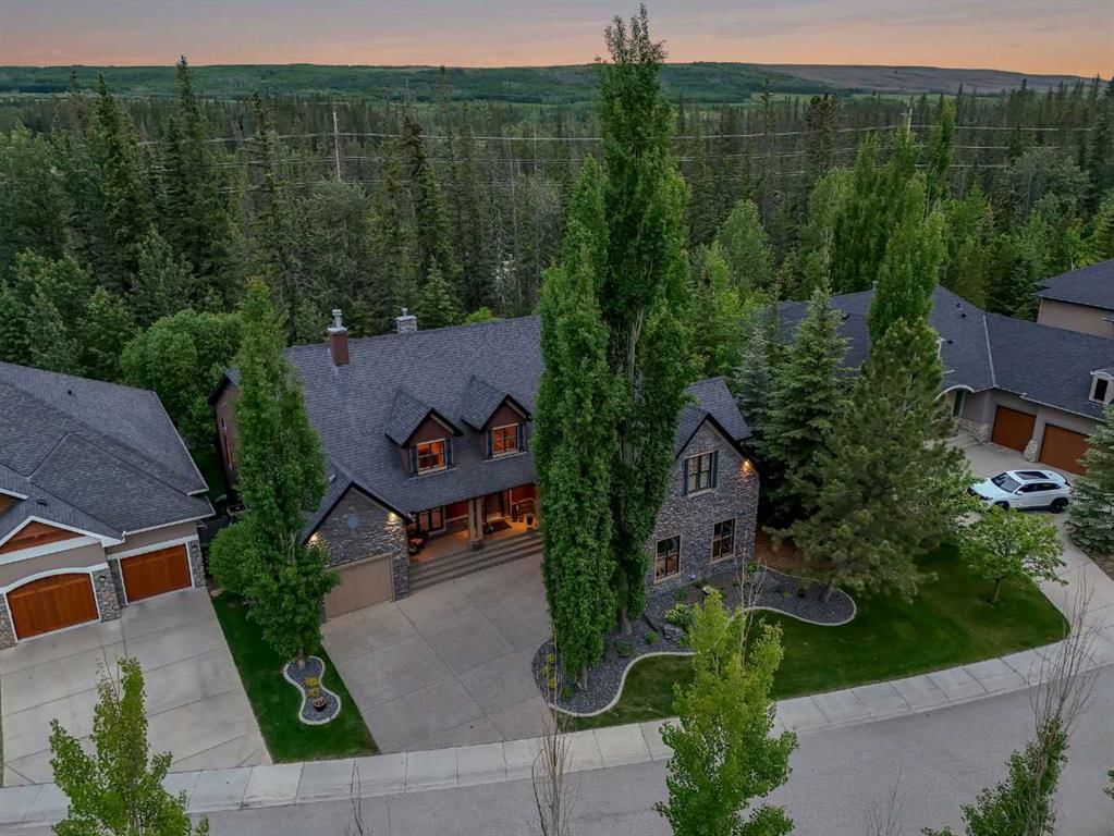 15 Discovery Valley Cove SW, Calgary — photo 2 of 50