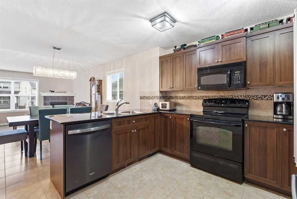 107 Skyview Springs Manor NE, Calgary — photo 4 of 22