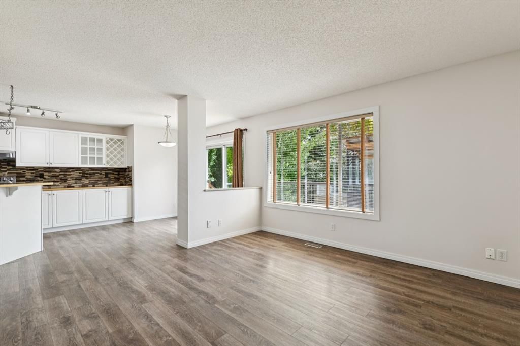 26 Spring Mews SW, Calgary — photo 5 of 43