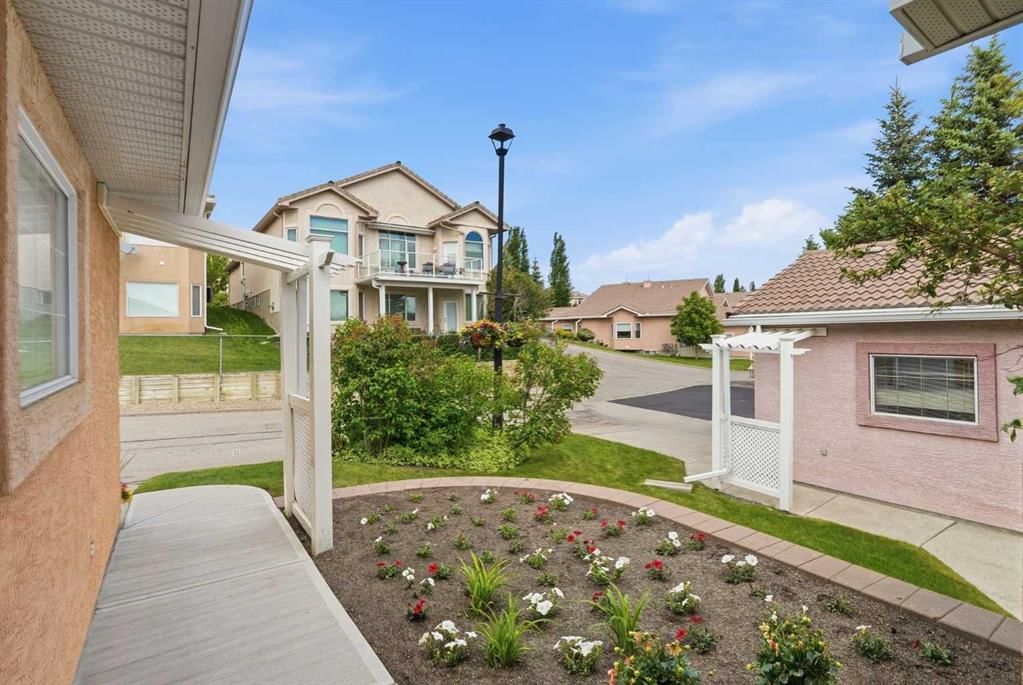206 Scimitar Heath NW, Calgary — photo 3 of 44