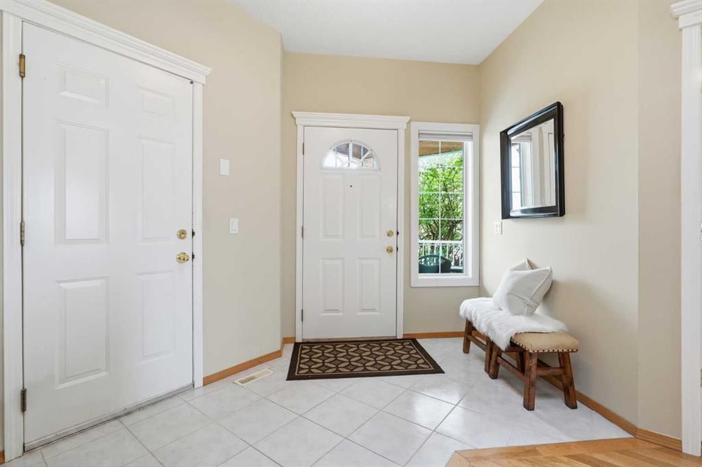 206 Scimitar Heath NW, Calgary — photo 5 of 44
