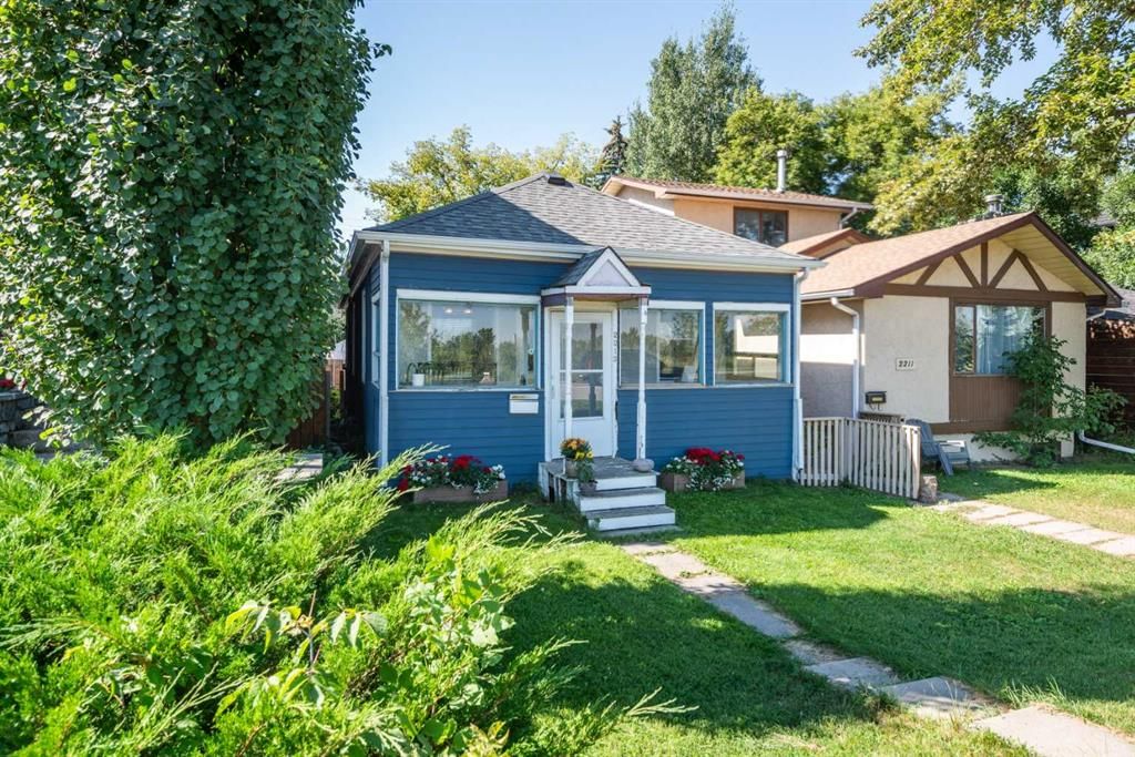 2213 8 Avenue SE, Calgary — photo 2 of 29