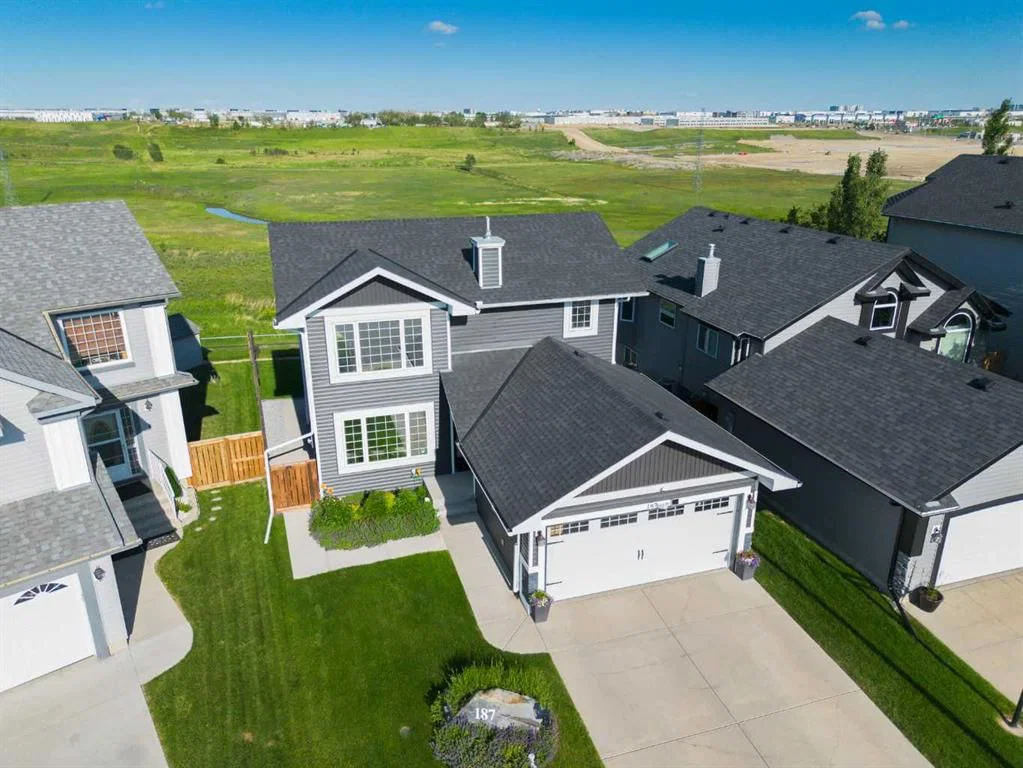 187 Covington Close NE, Calgary — main listing photo