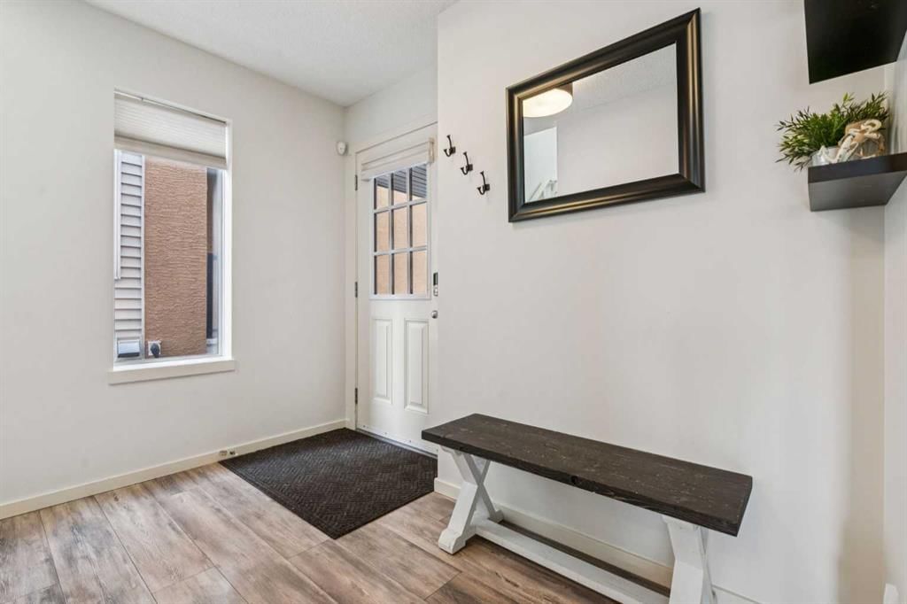 100 Sage Valley Drive NW, Calgary — photo 3 of 27