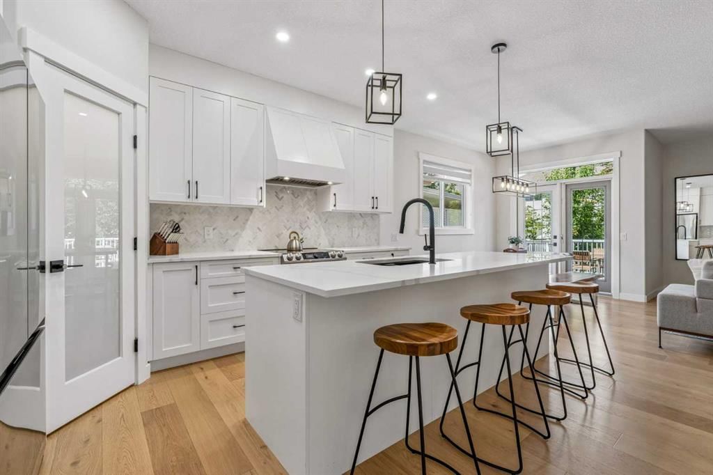 38 Cranleigh Common SE, Calgary — photo 5 of 27