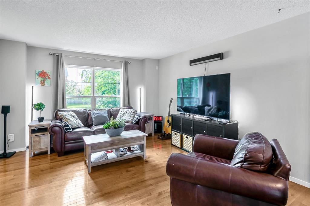 111 Walden Drive SE, Calgary — photo 3 of 38