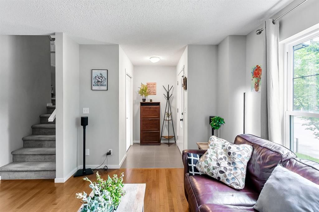 111 Walden Drive SE, Calgary — photo 5 of 38