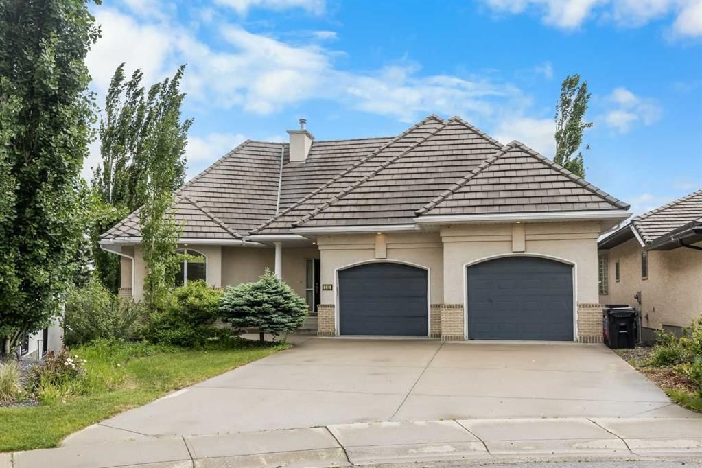 135 Hamptons Terrace NW, Calgary — main listing photo