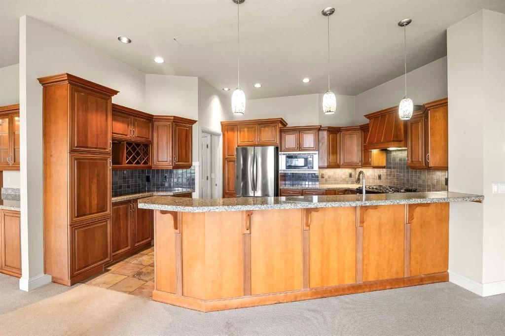 135 Hamptons Terrace NW, Calgary — photo 4 of 44