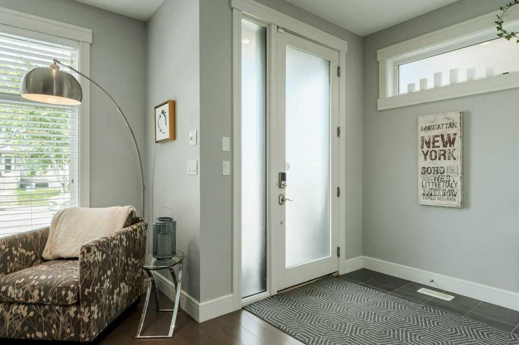 1939 26 Avenue SW, Calgary — photo 2 of 47